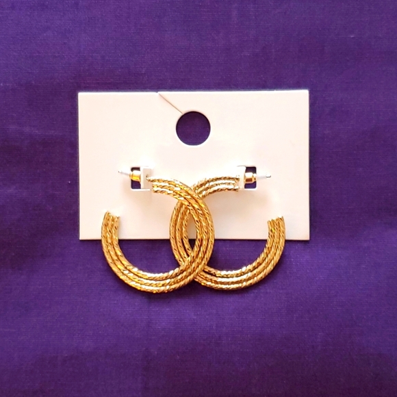 Forever 21 Gold Hoop Earrings - Picture 1 of 1